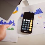 El futuro del trabajo en jaque: la tensión entre los salarios estancados y el avance de la automatización